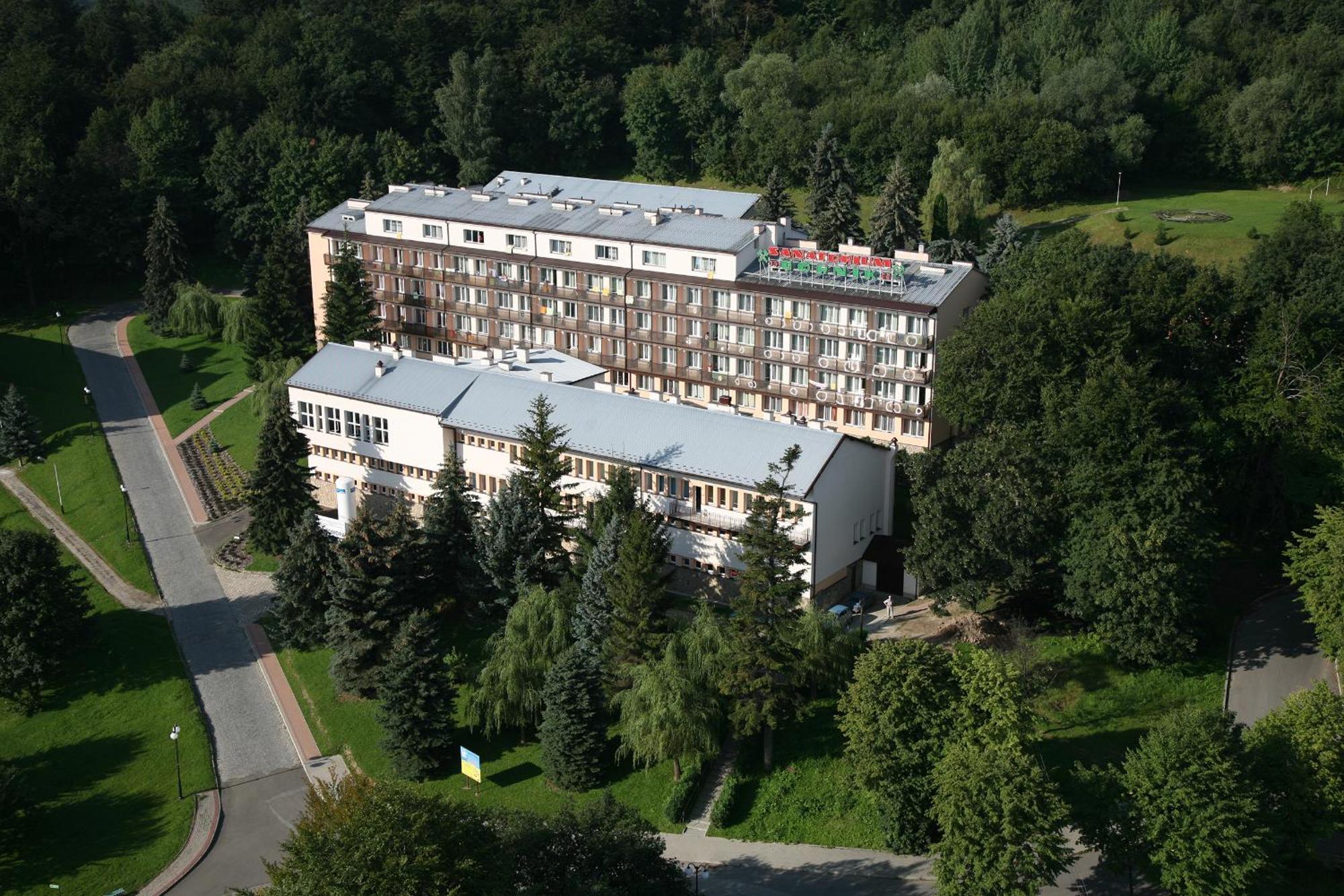 فندق Kzzg W Polsce, Gornicze Sanatorium Zwiazkowe "Gornik" Iwonicz-Zdrój المظهر الخارجي الصورة